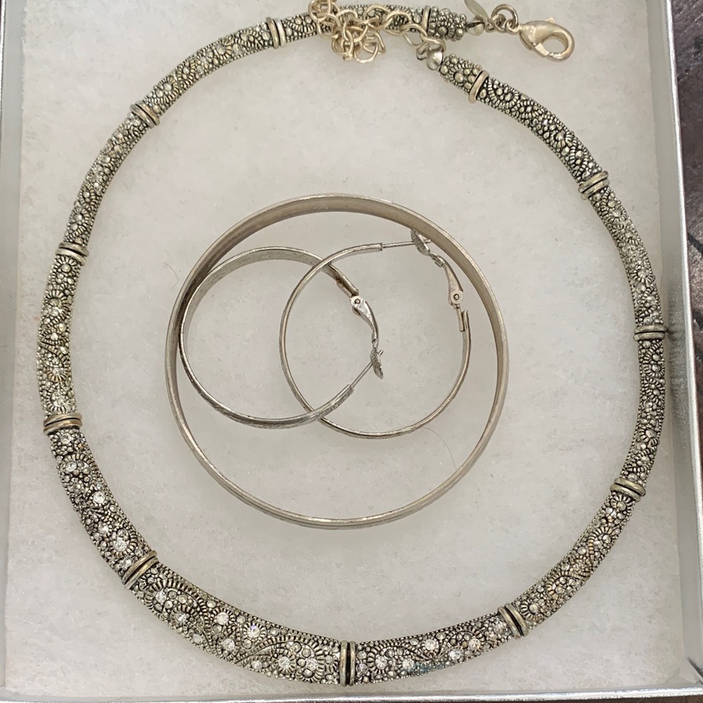 Elegant Silver Jewelry Set